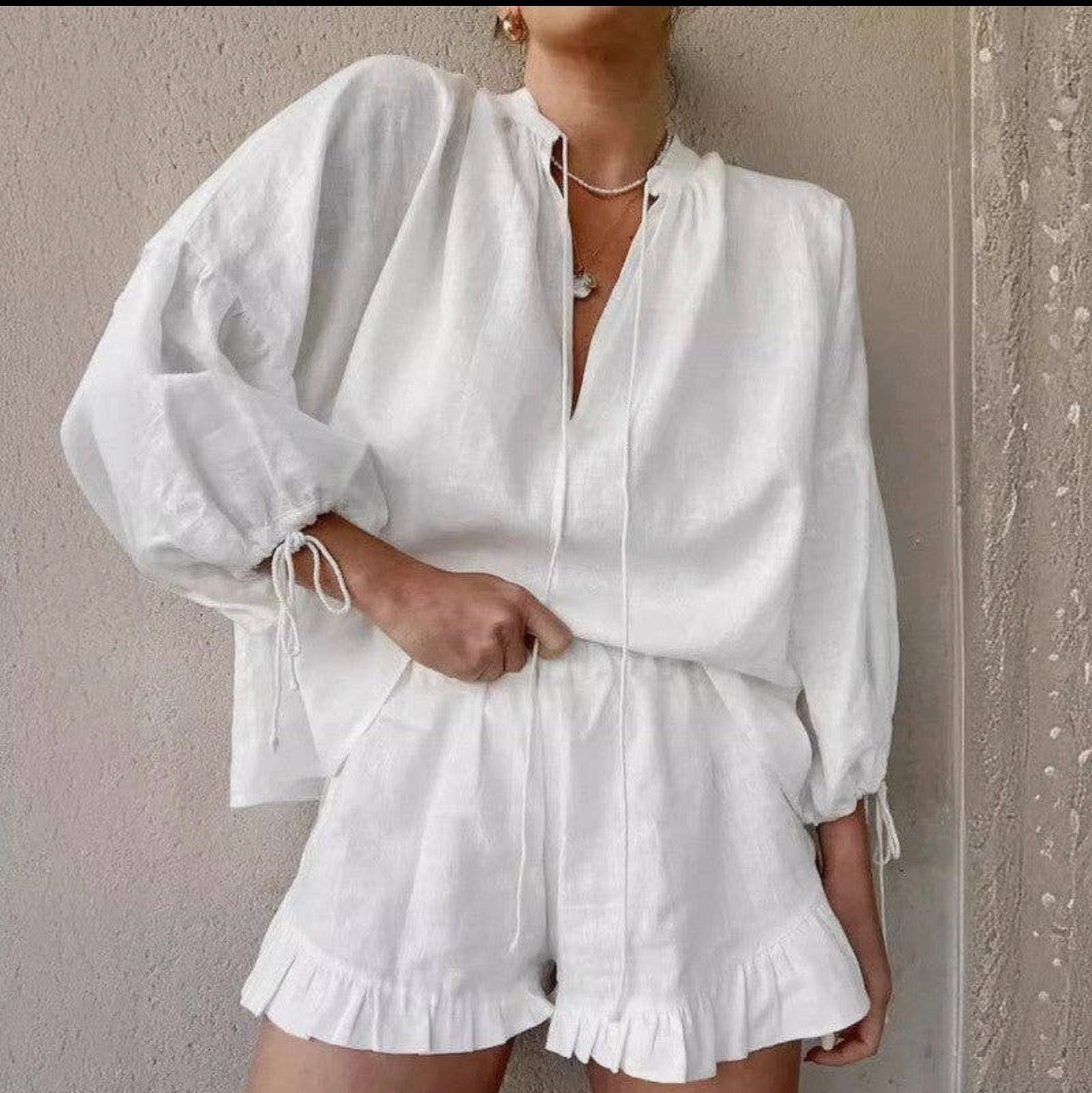 Solid Color V-Neck Loose Sleeve Top Shorts Set