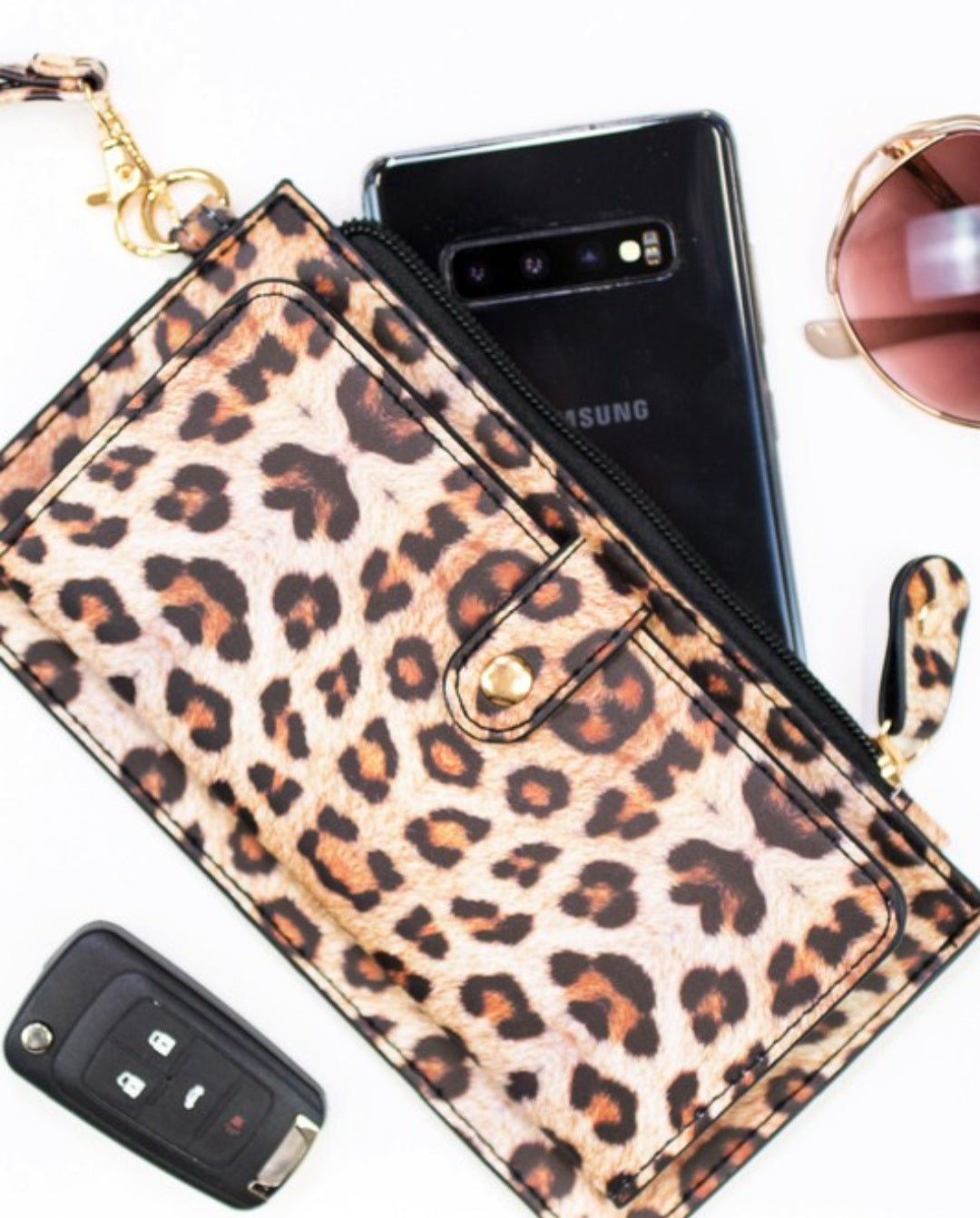 Bella Wrislet Credit Card Zipper Wallet