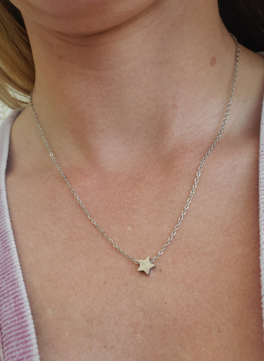 Tiny Star Necklace